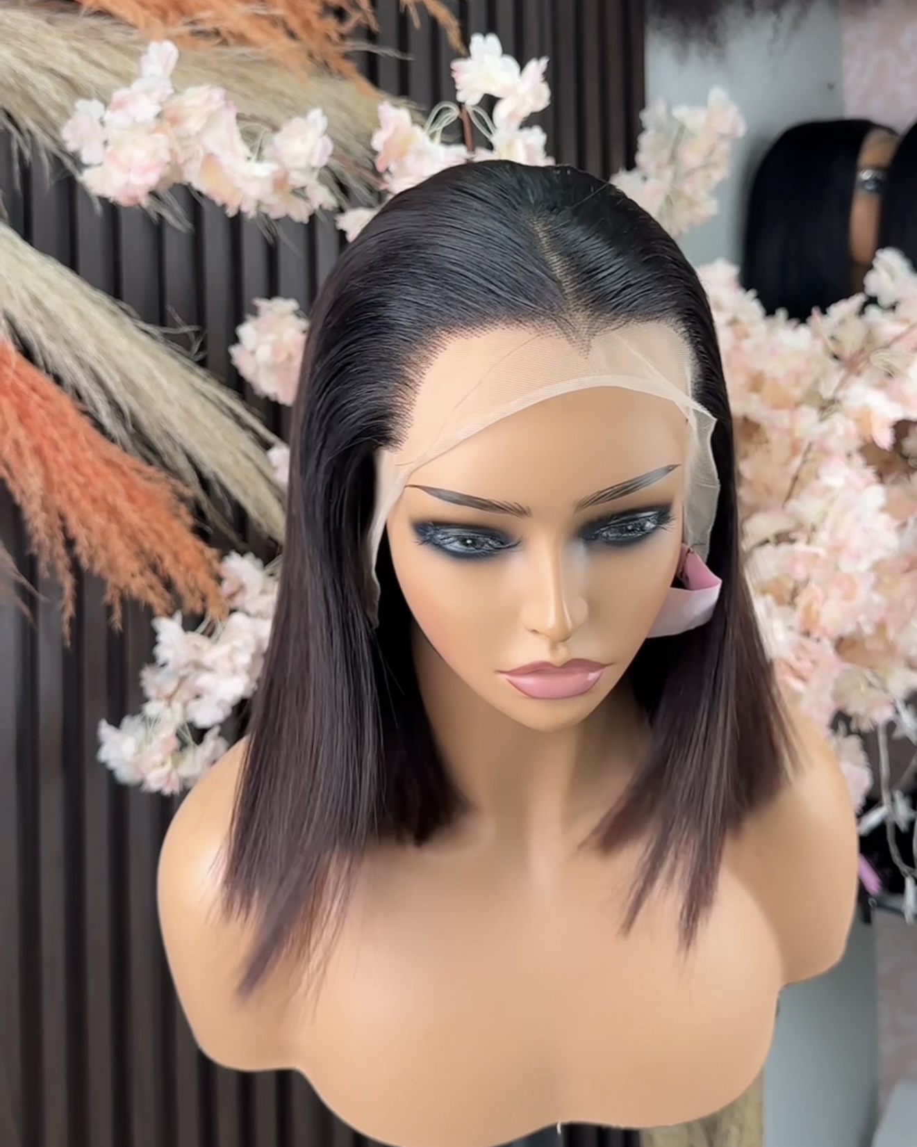 Wholesale 15A Vietnamese Color 1B/33 M Lagos Hairline 13x4 frontal Bob Wig Full Frontal 13x4 Virgin Hair Bob Wigs